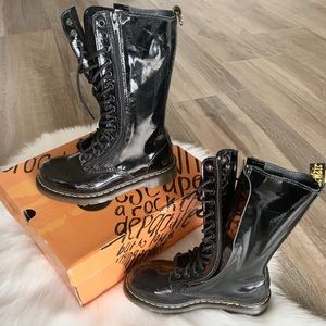 Dr. Martens 9733W Boot🔥🔥